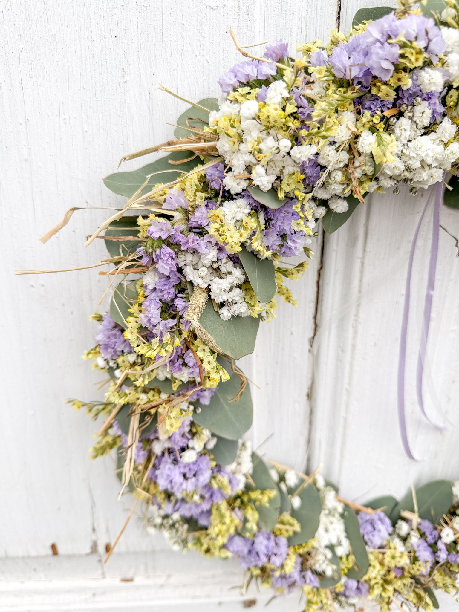 Detailansicht Variante Heu und Schleierkraut, Limonium und Staticie in zarten Flieder- und Gelbtönen 