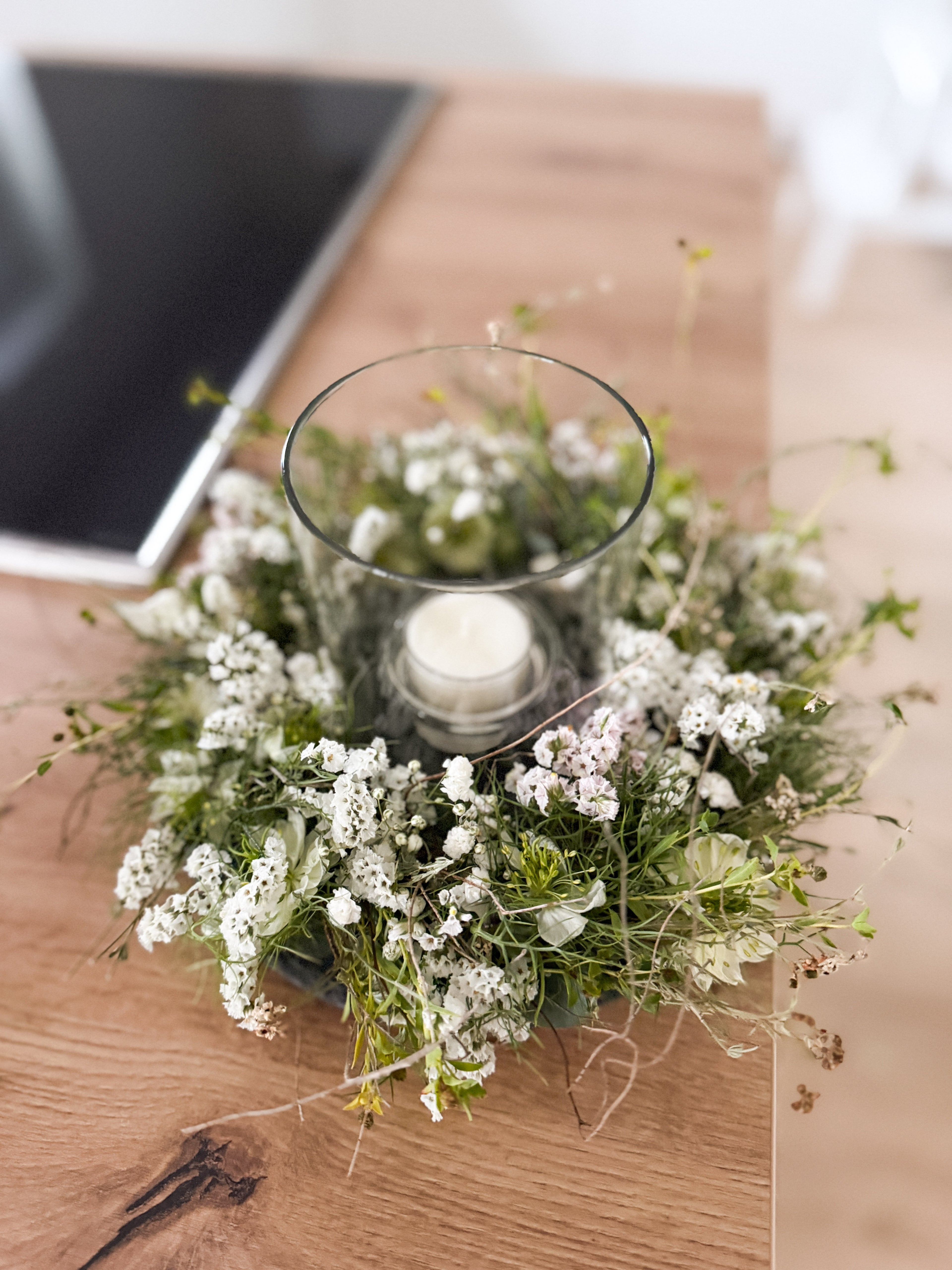 FlowerLoop White Breeze als Tischdekoration