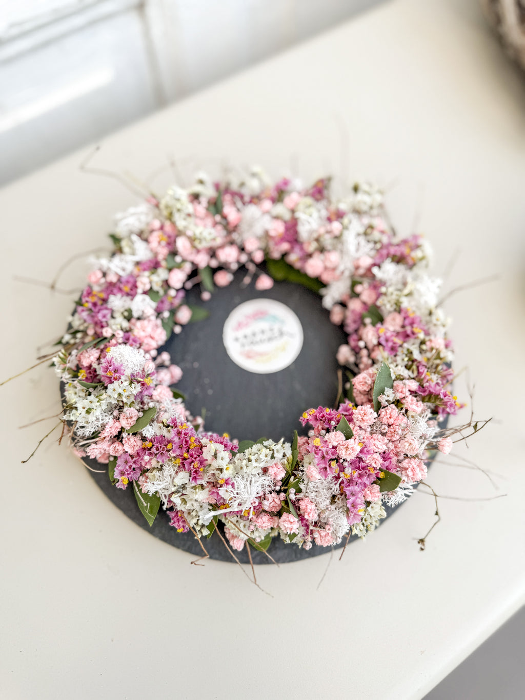 Blütenreicher FlowerLoop mit Schleierkraut und Limonium