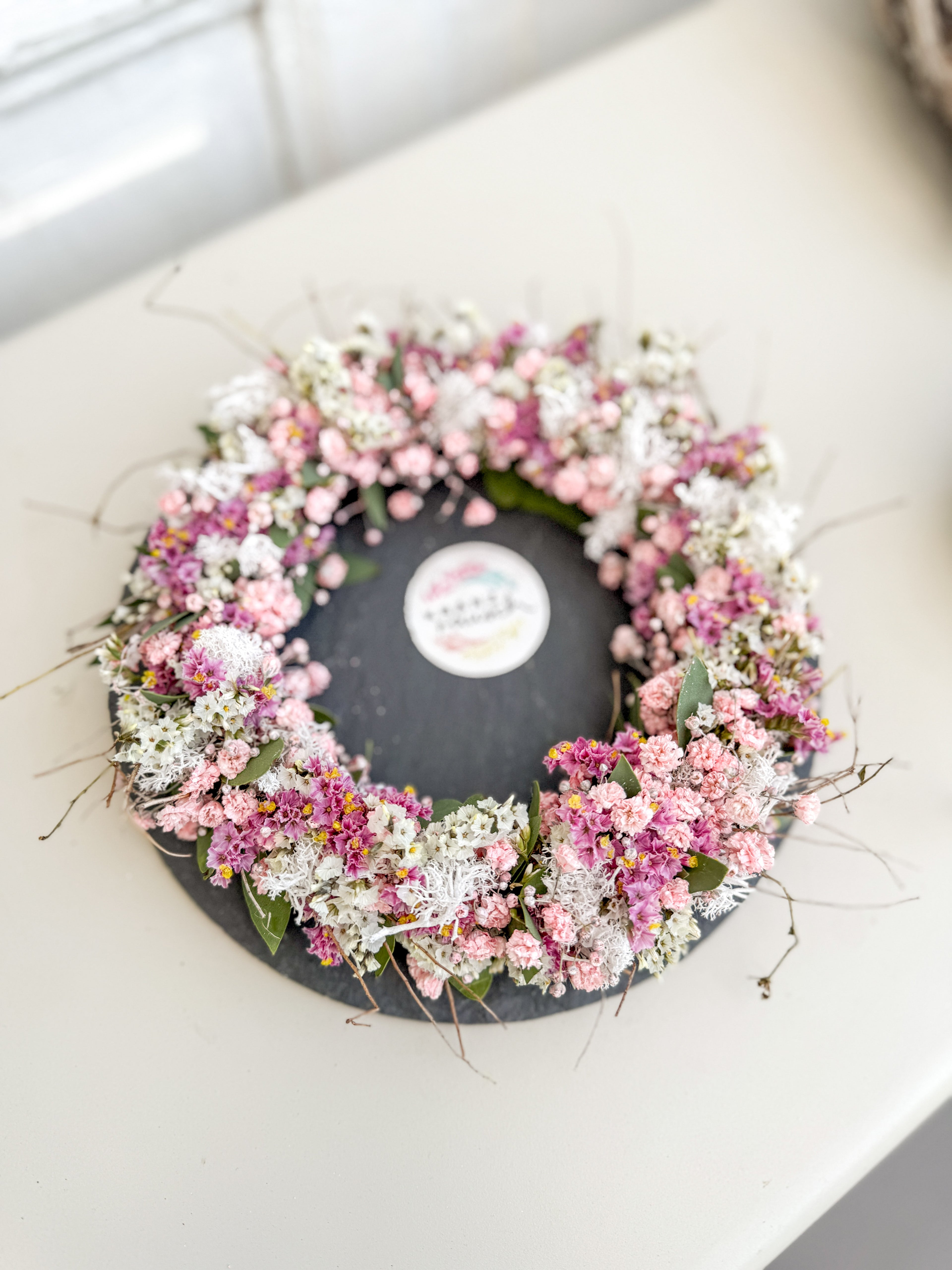Blütenreicher FlowerLoop mit Schleierkraut und Limonium