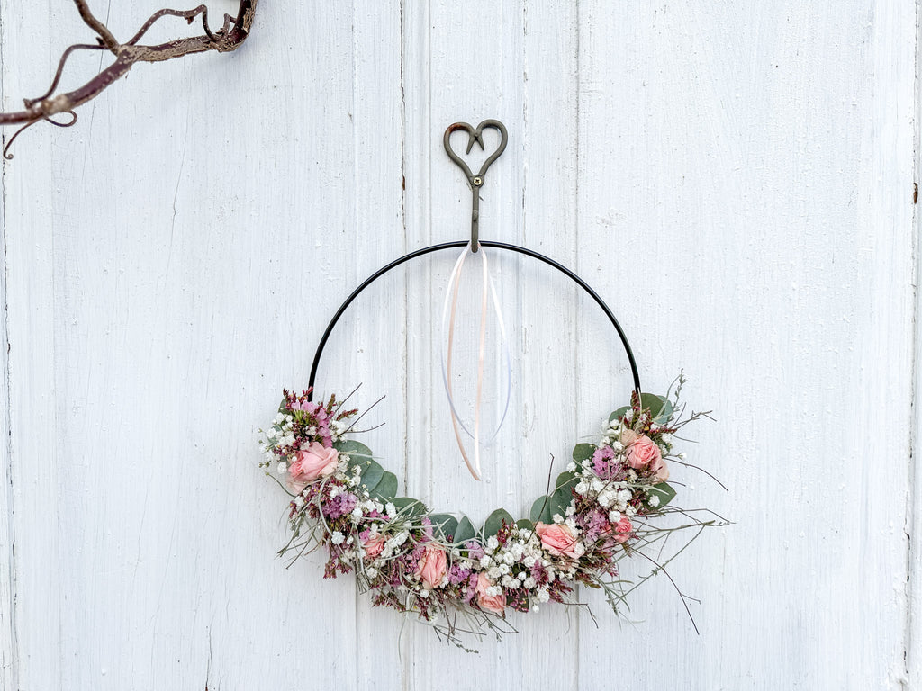 Wanddekoration mit halb gebundenem FlowerLoop, Querformat