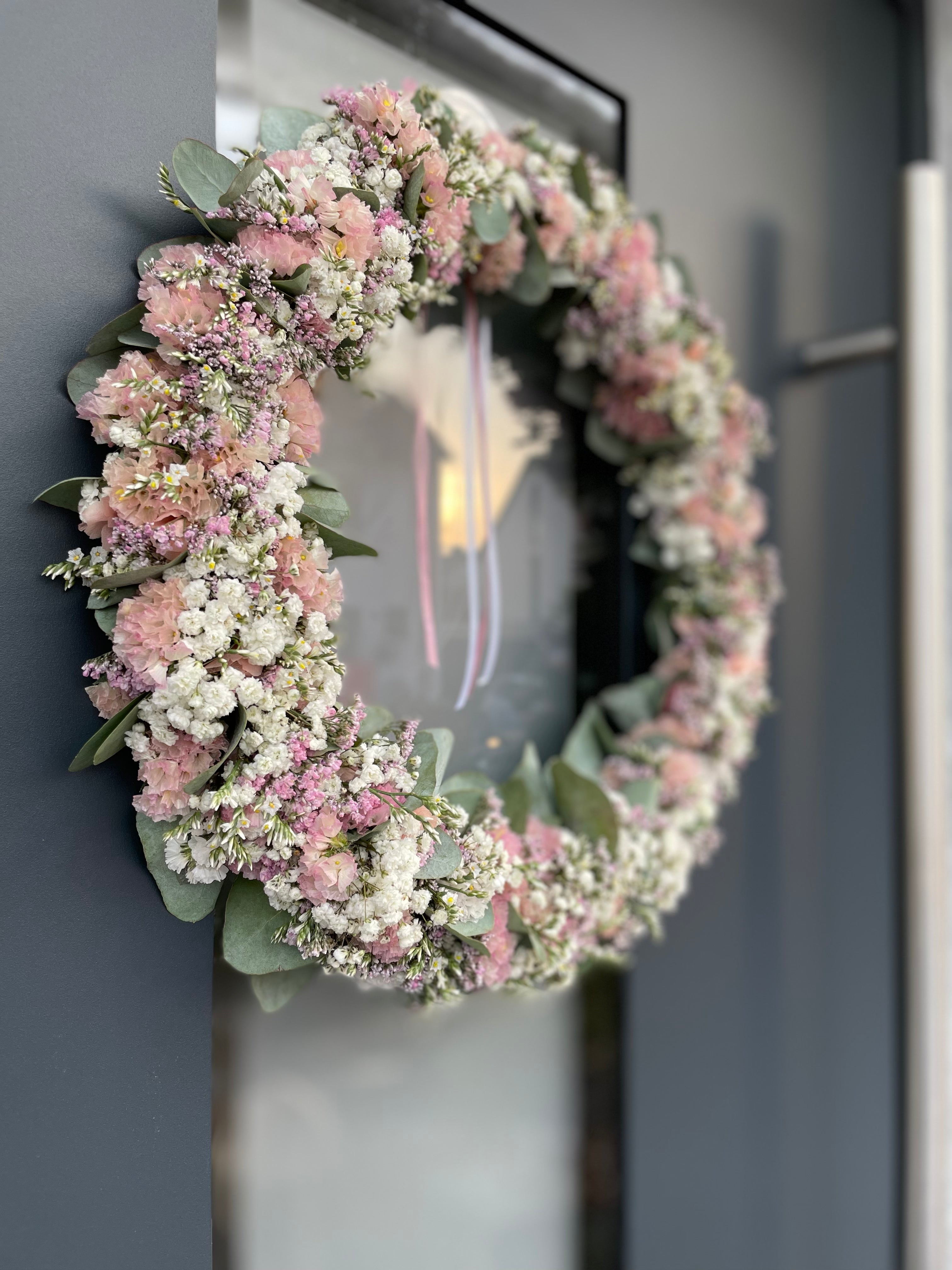 »1/1 Loop Pastell« – FlowerLoop mit Farbakzenten in Rosé & Peach