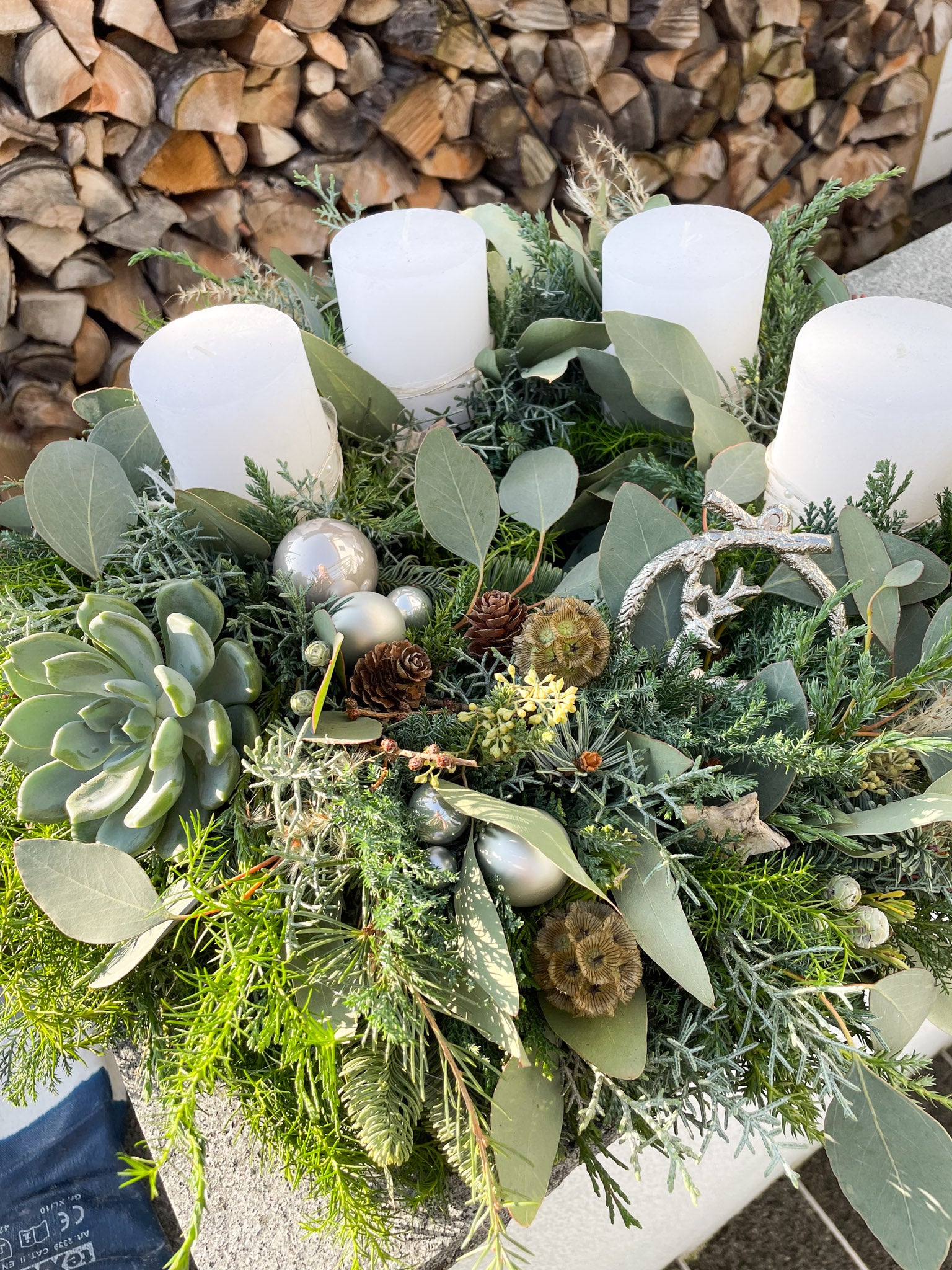 Adventskranz »Winterlicht« – Schlichte Eleganz in Weiß & Silber & Sukkulente | versch. Größen