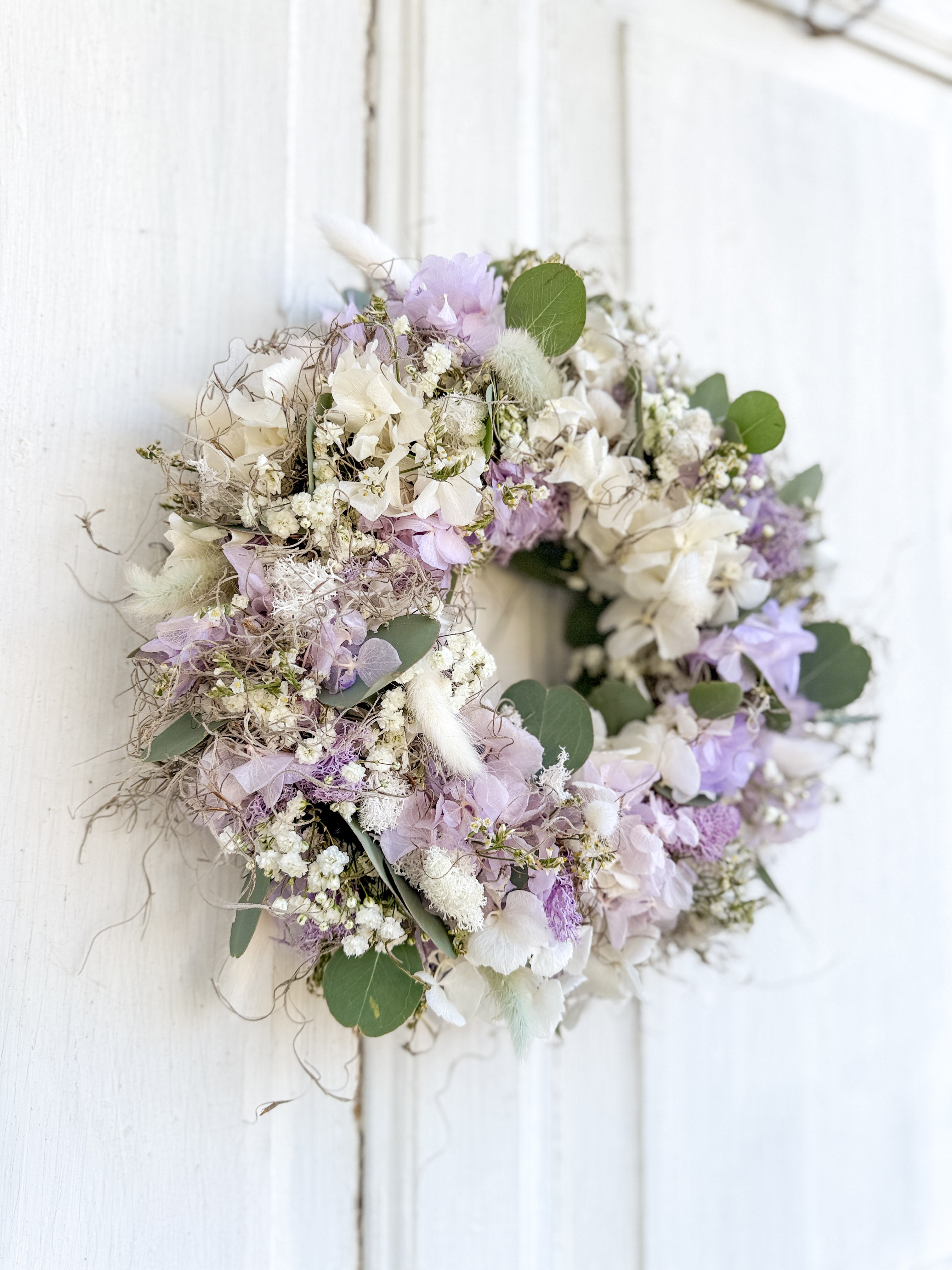 Handgebundener Alltimekranz mit frischen und konservierten floralen Materialien