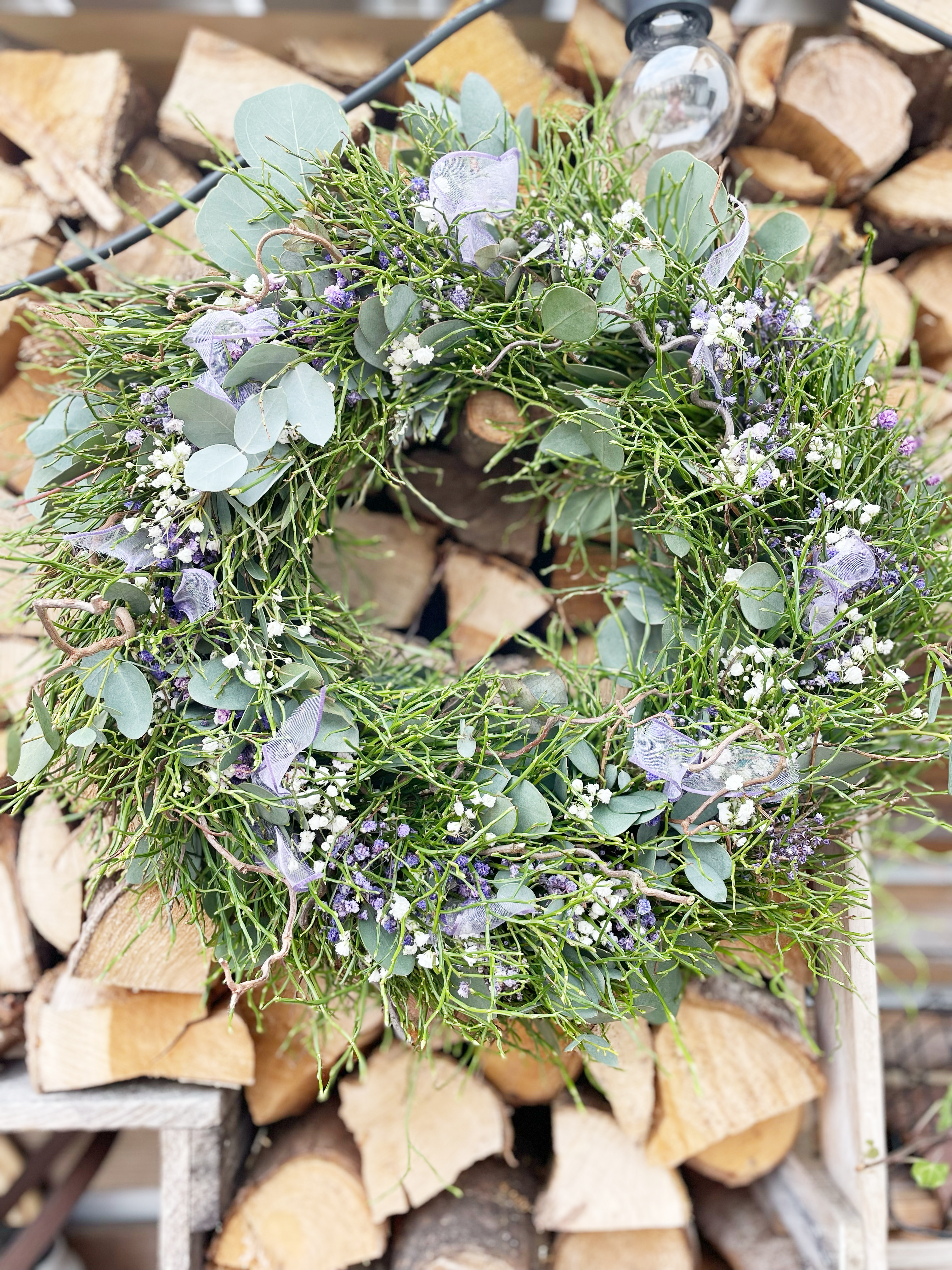Frühlingskranz »Lavendeltraum« – frisch gebunden mit lila Akzenten