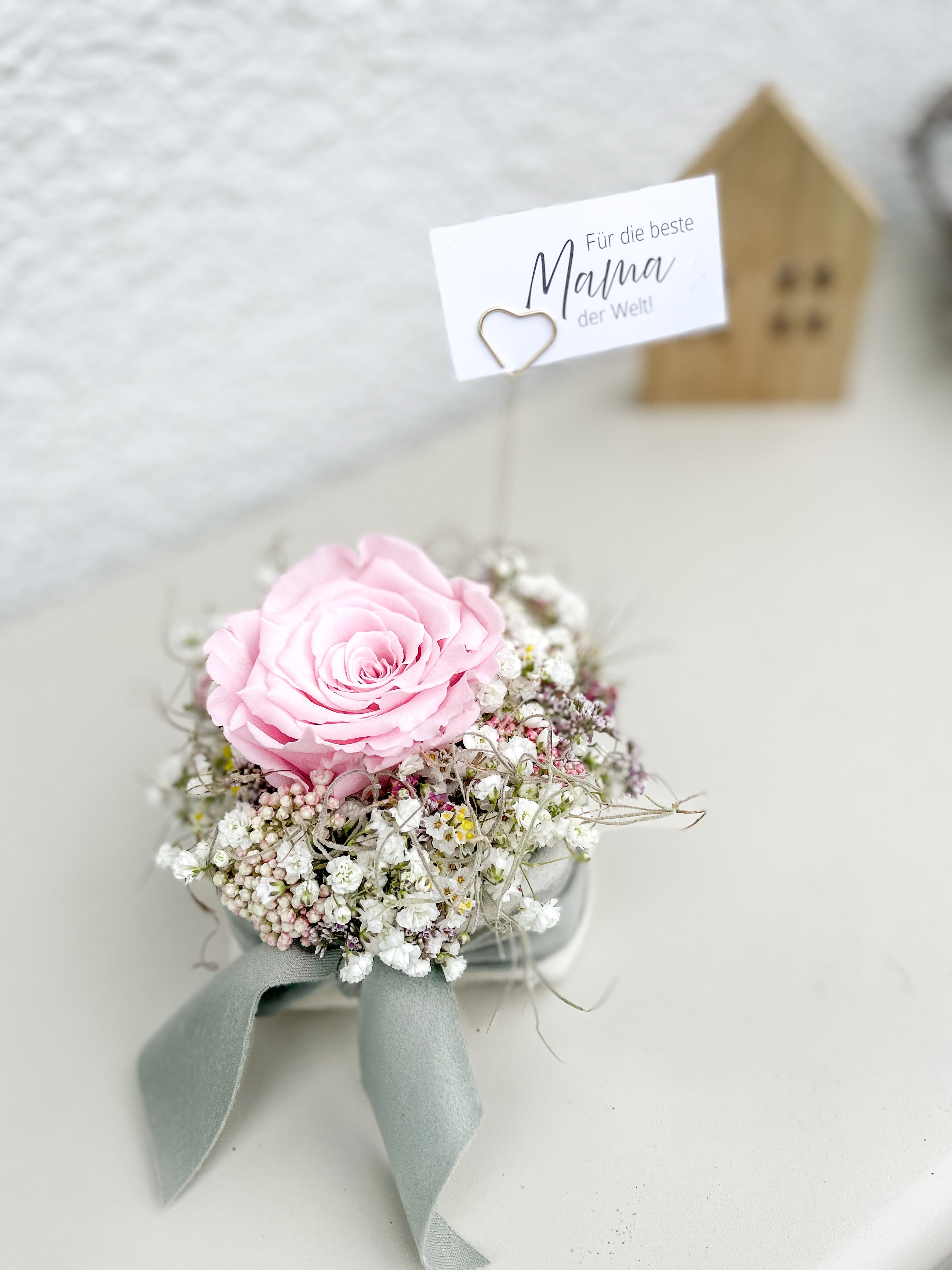 Handgemachtes Mini-Gesteck »Rosenglück« als liebevolles Geschenk zum Muttertag