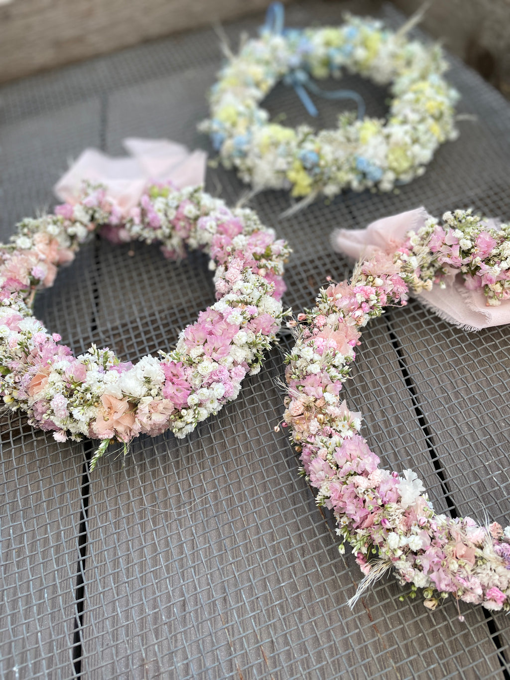 »Haarkränze aus frischen Blumen«  – für Hochzeit, Feste & Alltag