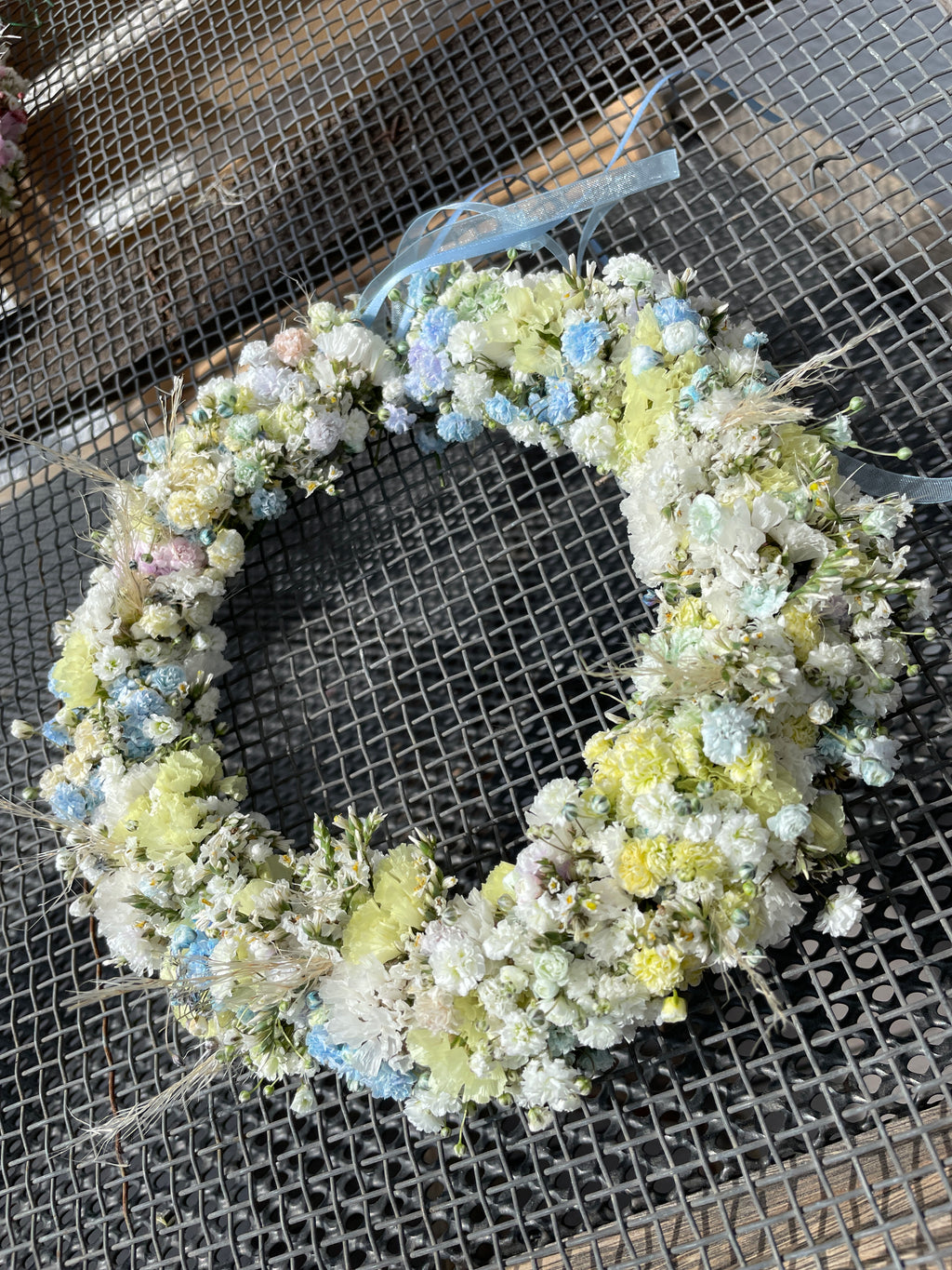 »Haarkränze aus frischen Blumen«  – für Hochzeit, Feste & Alltag