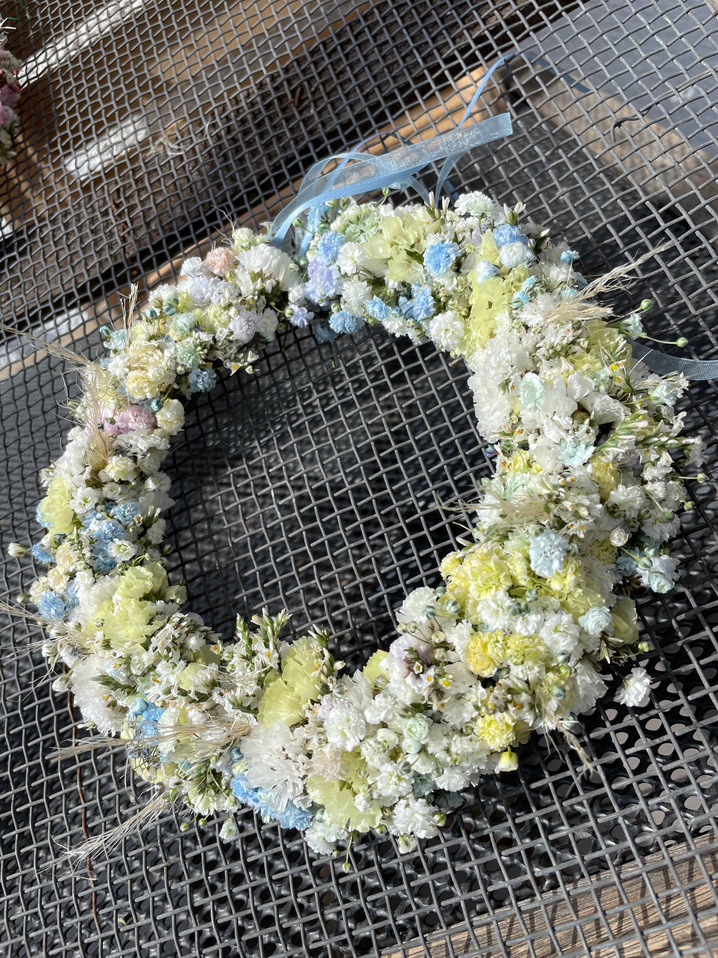 »Haarkränze aus frischen Blumen«  – für Hochzeit, Feste & Alltag