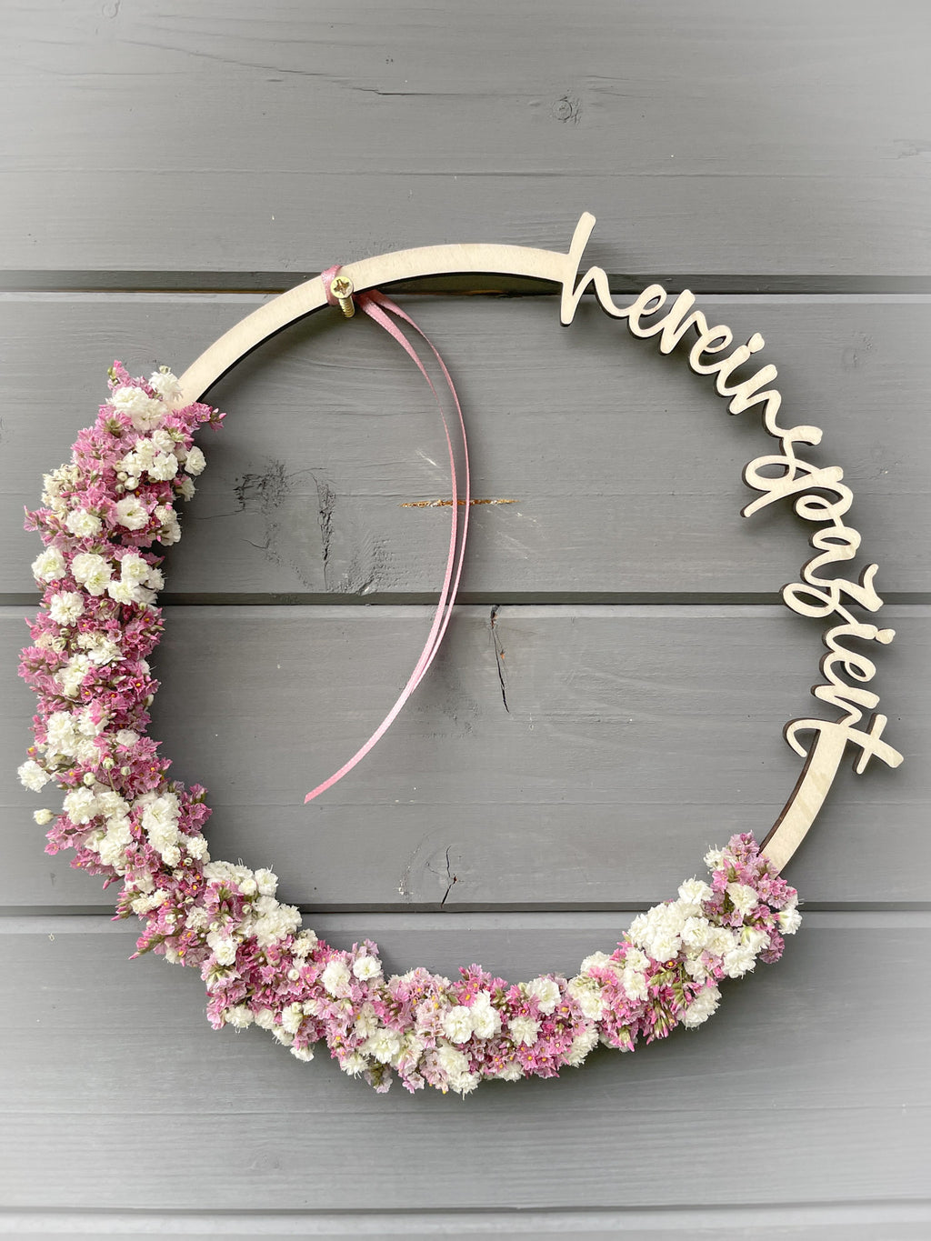 Holzloop »Hereinspaziert« – natürlicher Willkommensgruß mit frischen Blumen