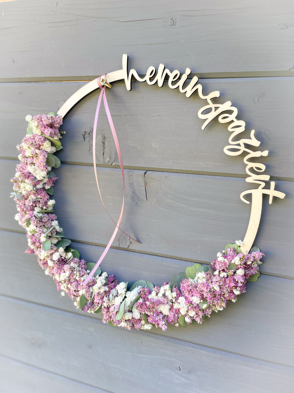 Holzloop »Hereinspaziert« – natürlicher Willkommensgruß mit frischen Blumen