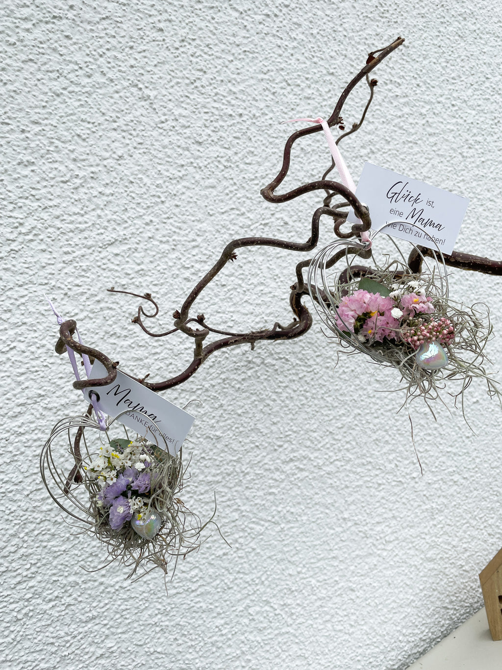 »Blütenherz« - handgeformt & mit frischen Blumen bestückt