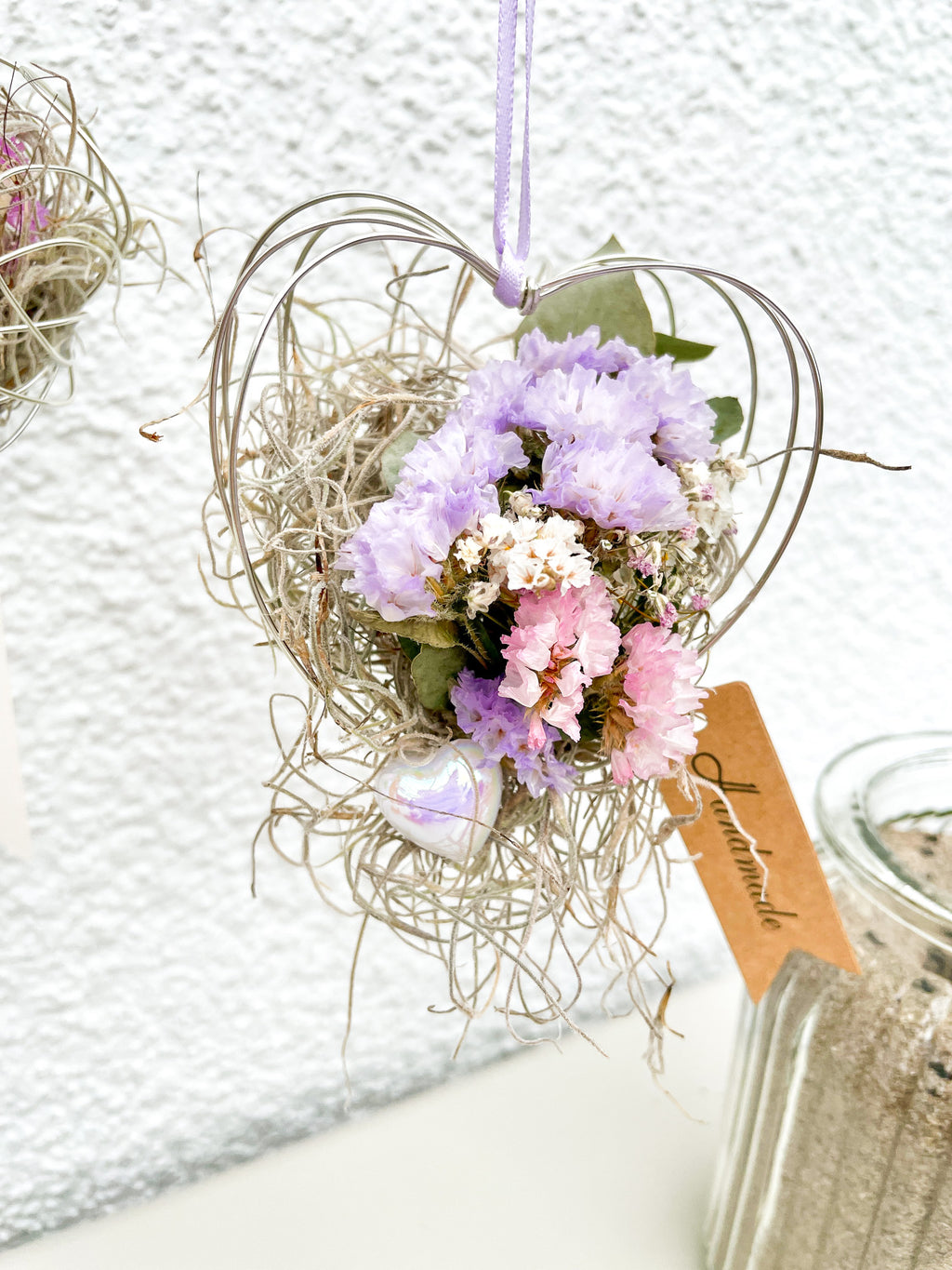 »Blütenherz« - handgeformt & mit frischen Blumen bestückt