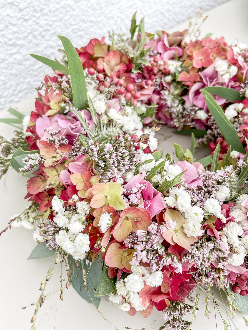 Herbstkranz »Rosé Harmony« – Hortensien, Disteln & Eukalyptus