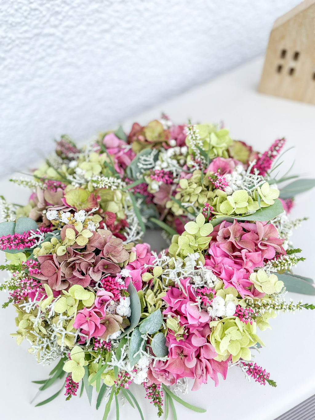 Spätsommerkranz »Late Summer Glow« – Hortensien, Erika & Eukalyptus