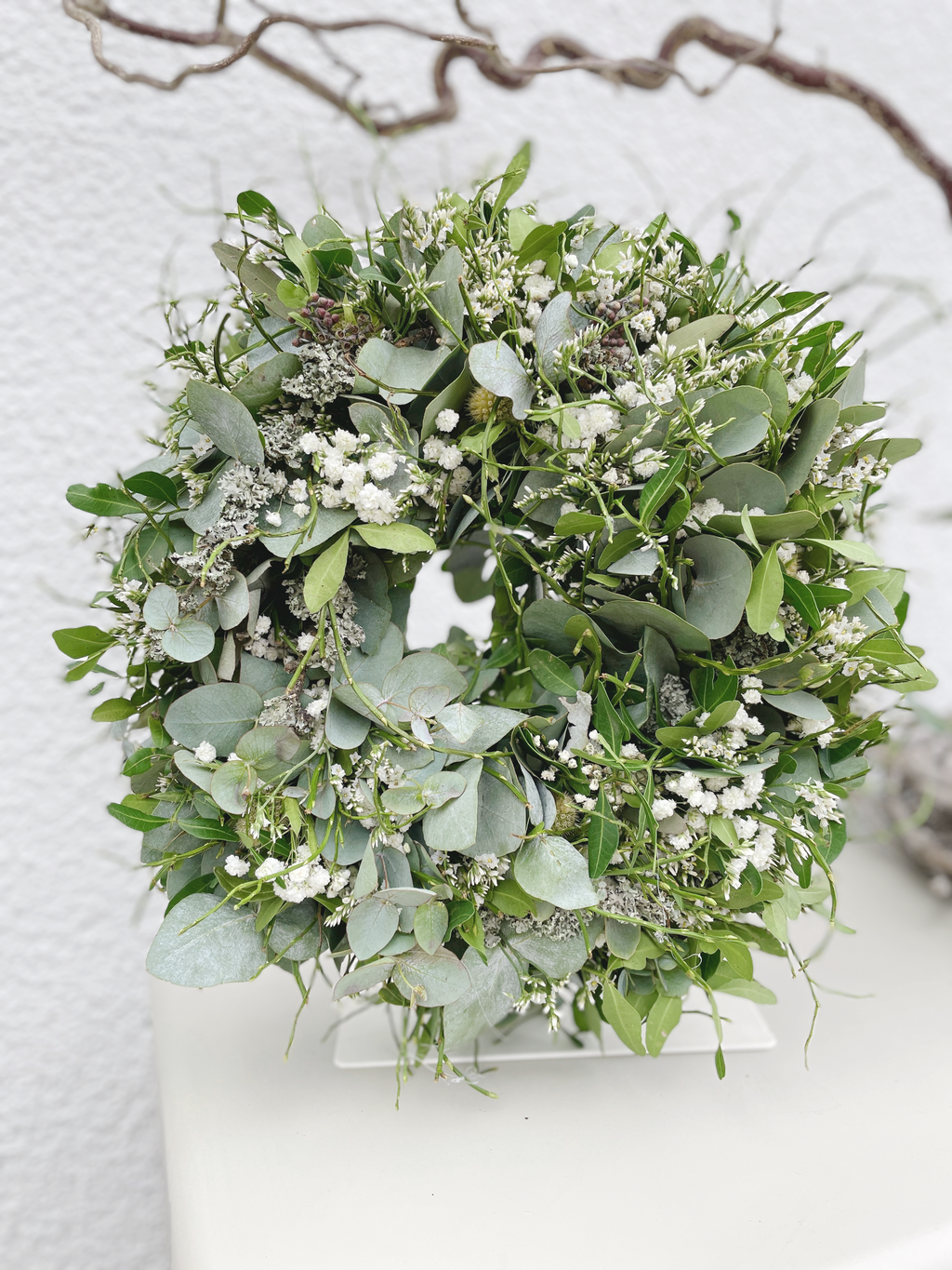 Alltime-Kranz »Naturweiß« – Grüner Kranz mit weißen Blütenakzenten