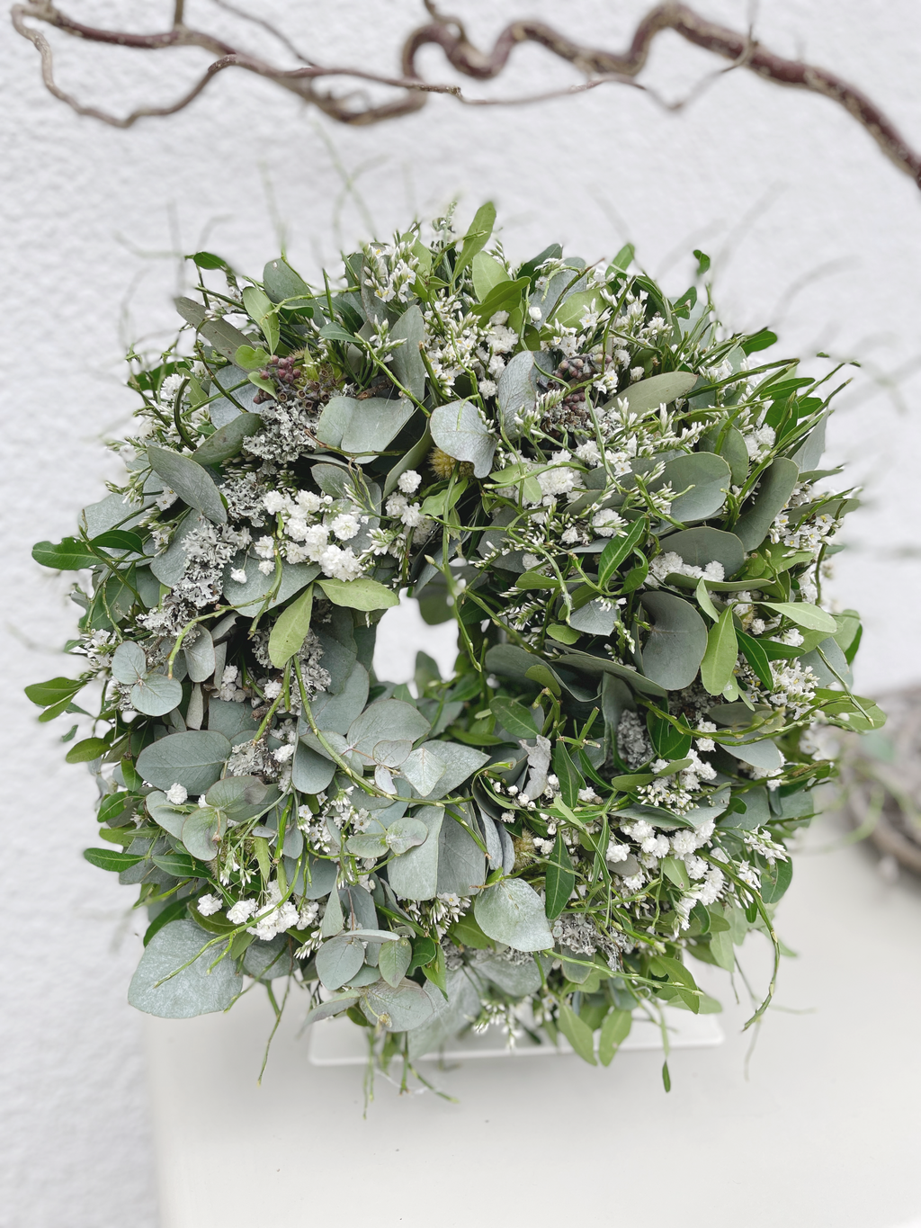 Alltime-Kranz »Naturweiß« – Grüner Kranz mit weißen Blütenakzenten