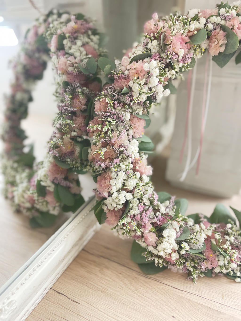 »1/1 Loop Pastell« – FlowerLoop mit Farbakzenten in Rosé & Peach