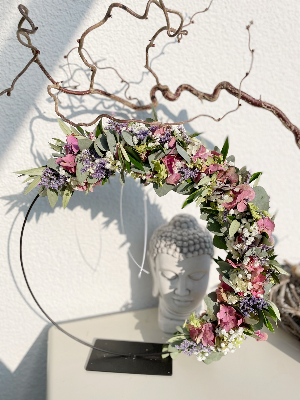 1/2 Loop auf Metallständer – Blütendesign mit persönlicher Note| FlowerLoop  Ø 30cm