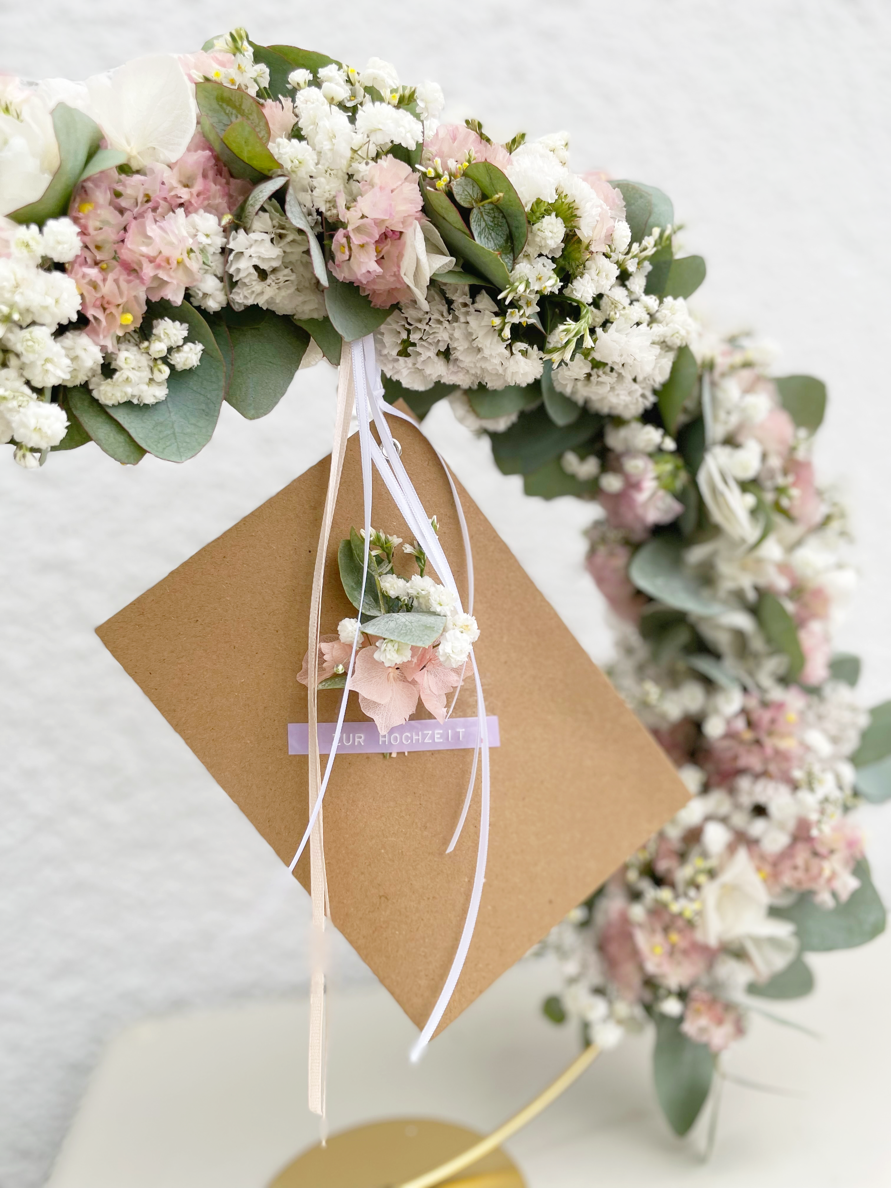 1/2 Loop auf Metallständer – Blütendesign mit persönlicher Note| FlowerLoop  Ø 30cm