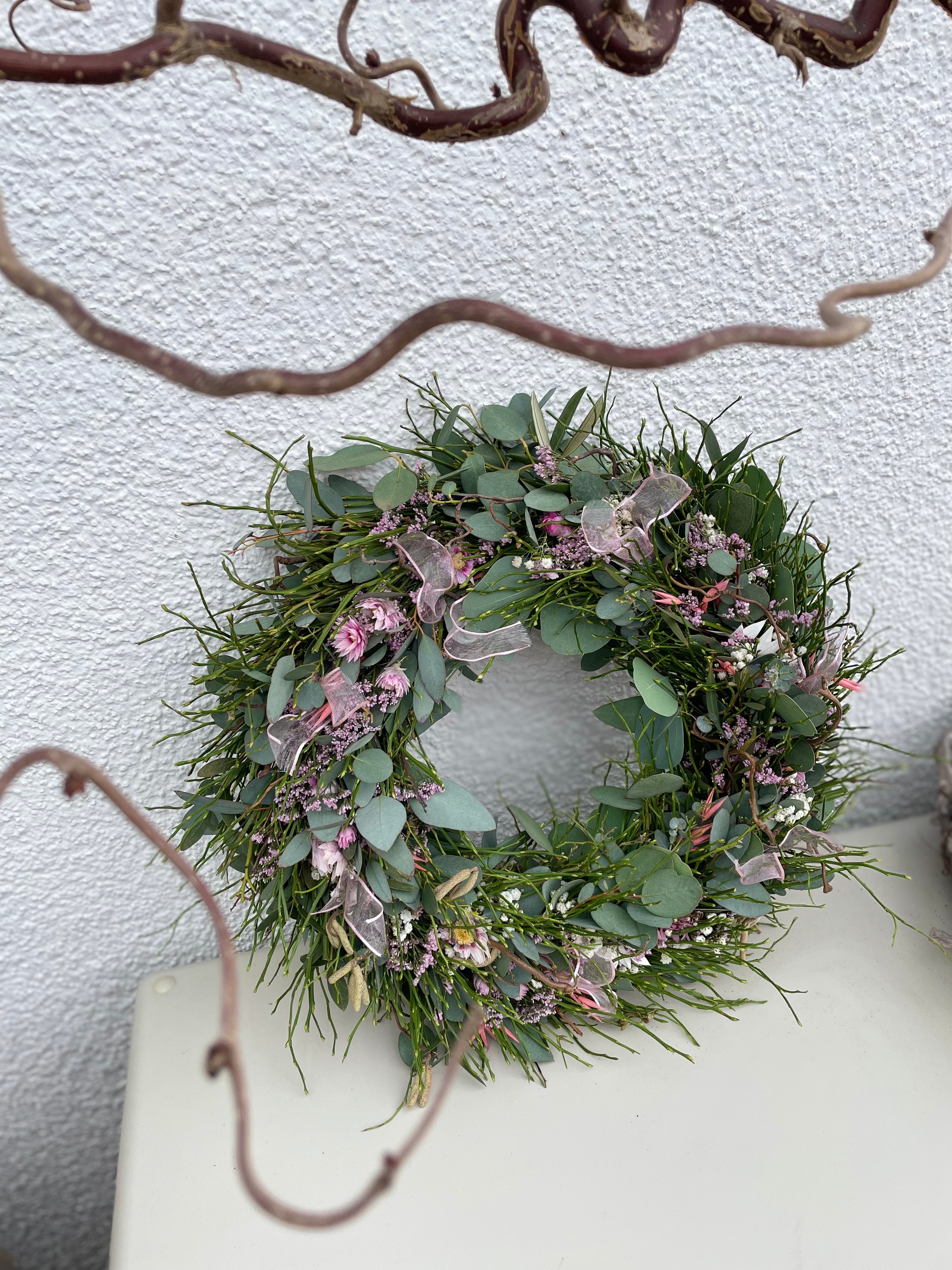 Frühlingskranz »Rosentau« – Frisch gebunden in zarten Rosatönen