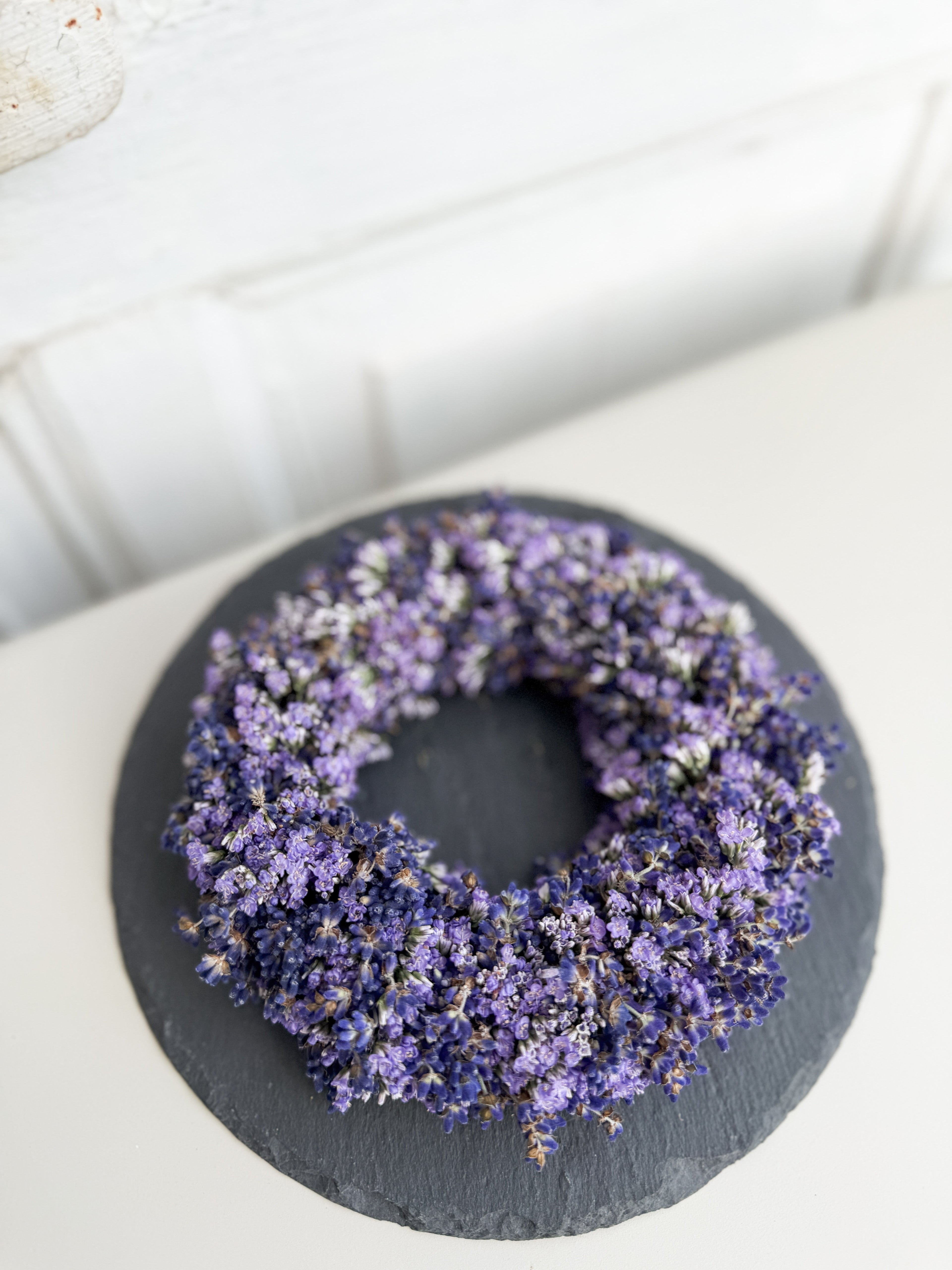 Monocolor Mini-Kranz Color Pop mit Lavendel und Strandflieder