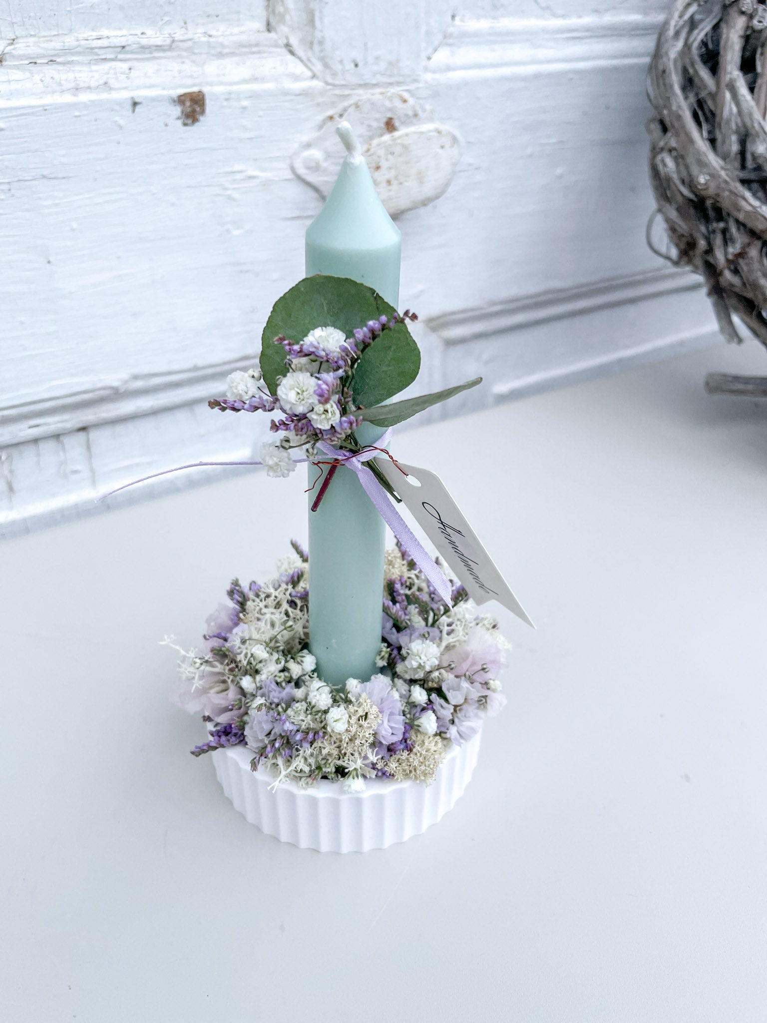 Geschenkset »Mini Flowerloop« – weiße Raysin-Schale mit 1/1 Flowerloop aus stabilisierten Blüten und Stabkerze, Farbauswahl möglich
