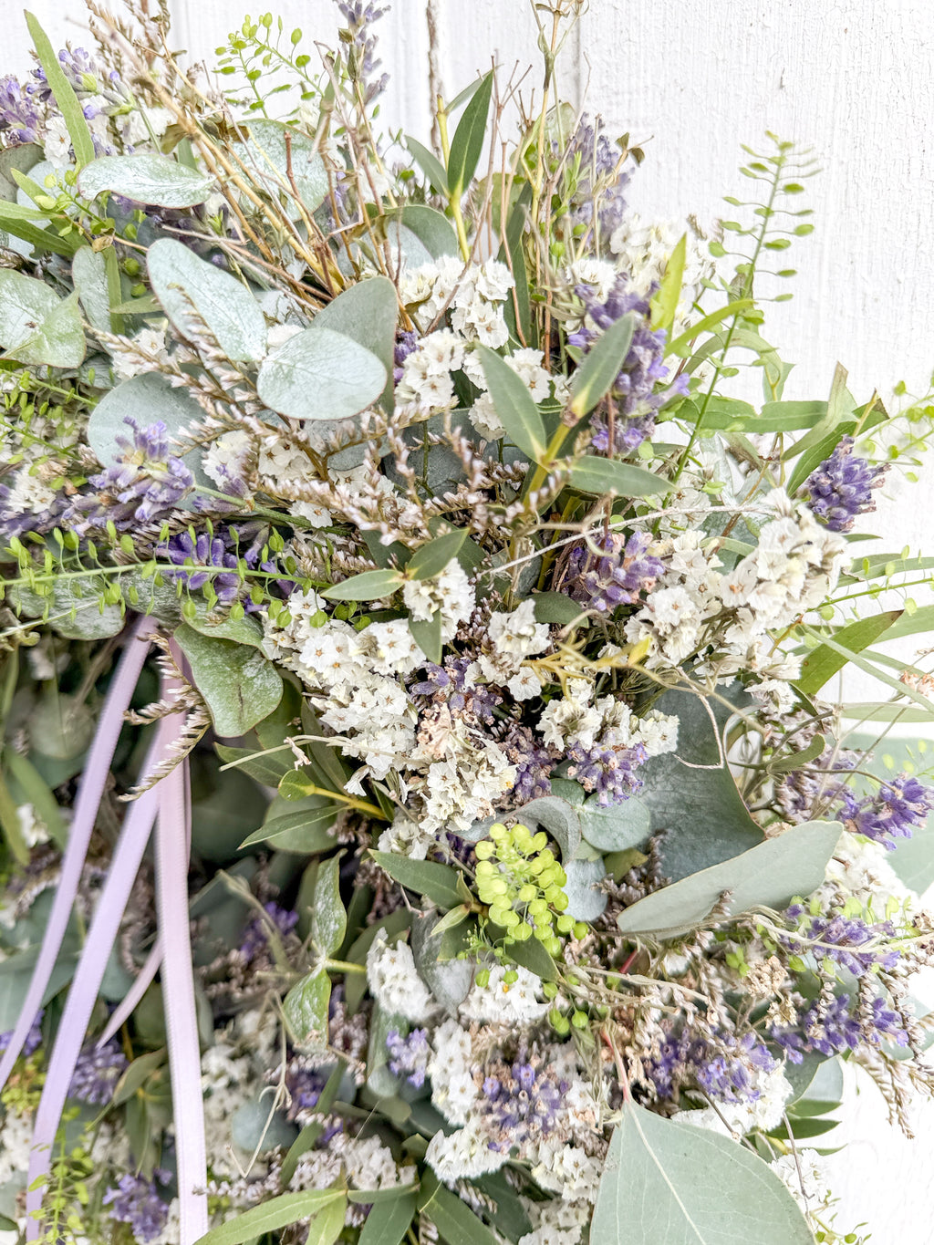 Detail Lavendelblüten im Sommerkranz
