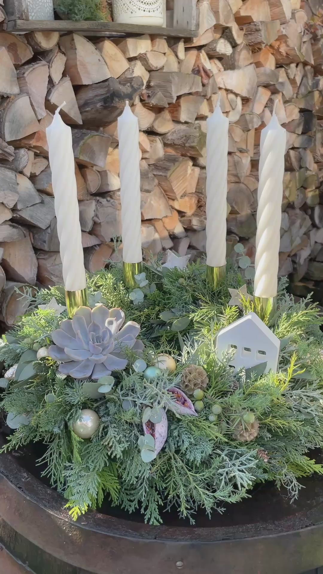 Video: Adventskranz »Winterzauber-Twist« mit gedrehten wollweißen Stabkerzen