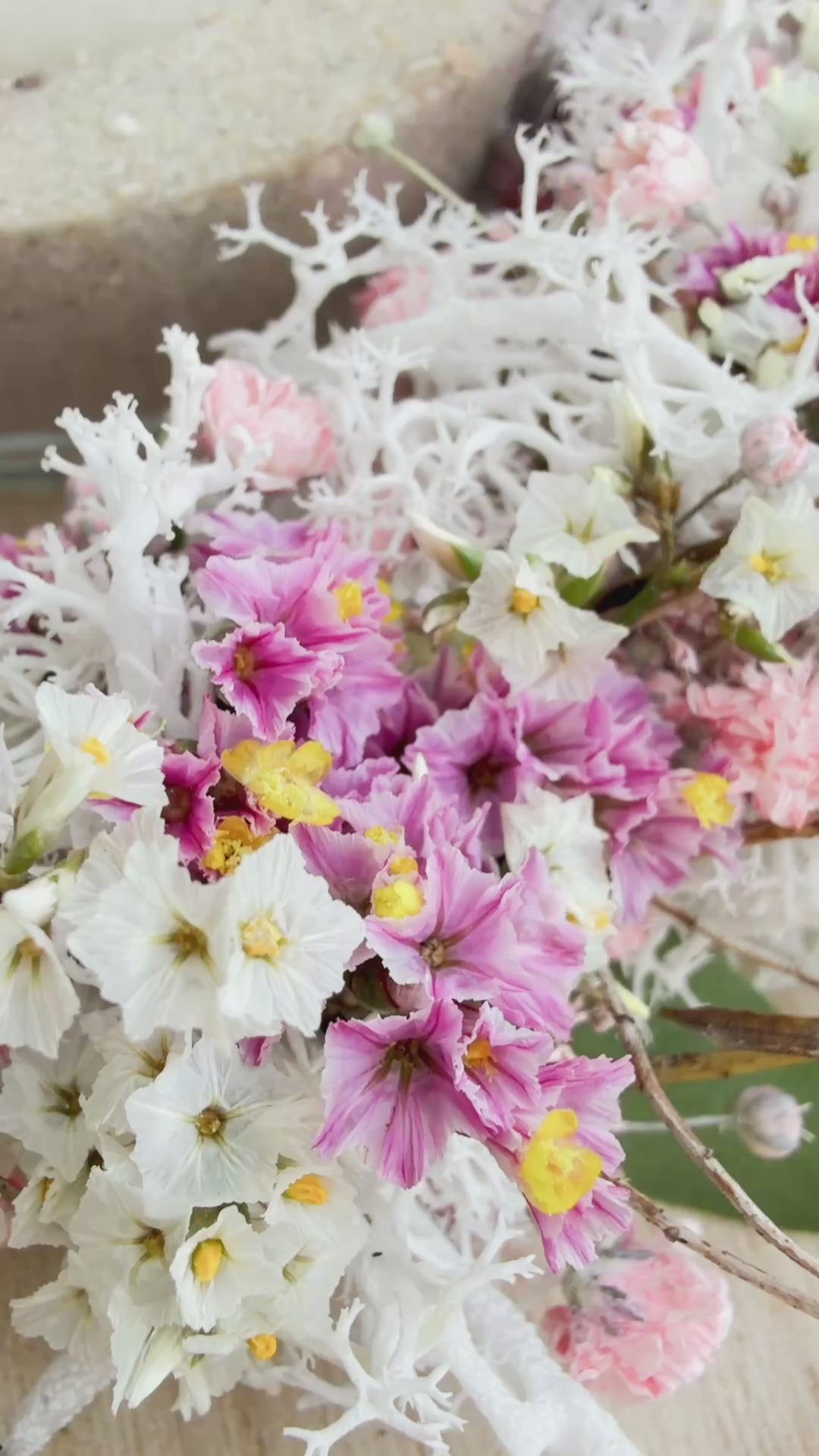 Video Hochformat: FlowerLoop »Summer Blossom« mit Blüten in Weiß und Rosé